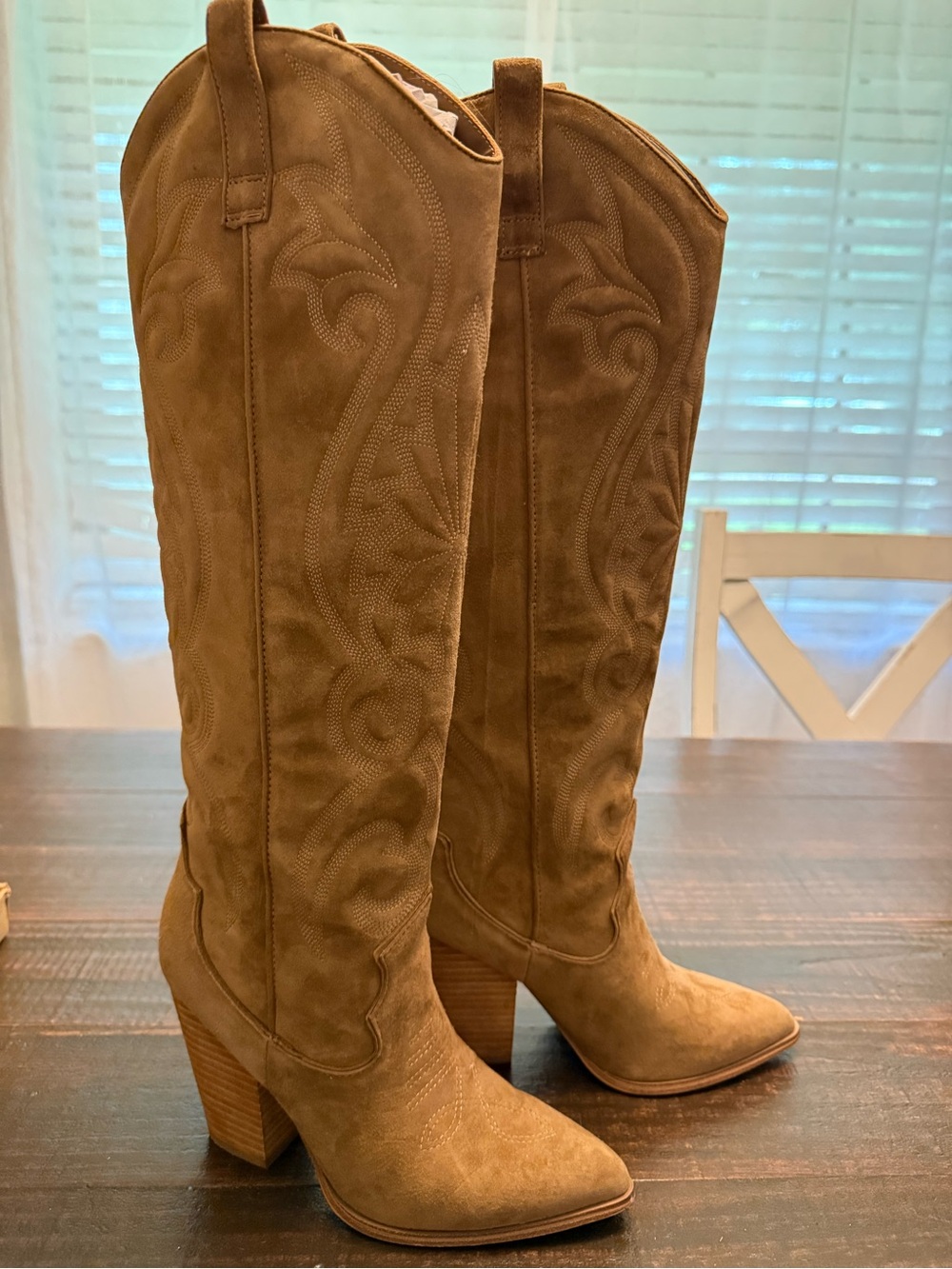 Steve Madden Lasso Chestnut Suede Boots